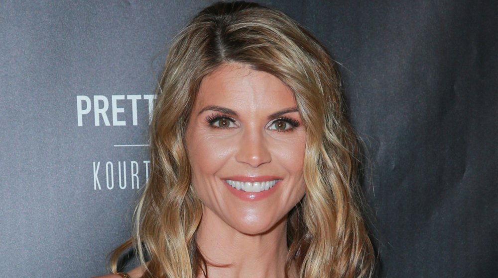 La juge donne de mauvaises nouvelles à Lori Loughlin dans l’affaire des admissions à l’université