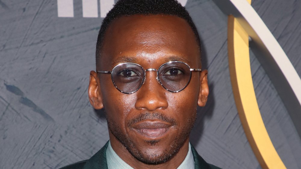 Mahershala Ali assiste à la réception HBO's Post Emmy Awards à la Plaza du Pacific Design Center