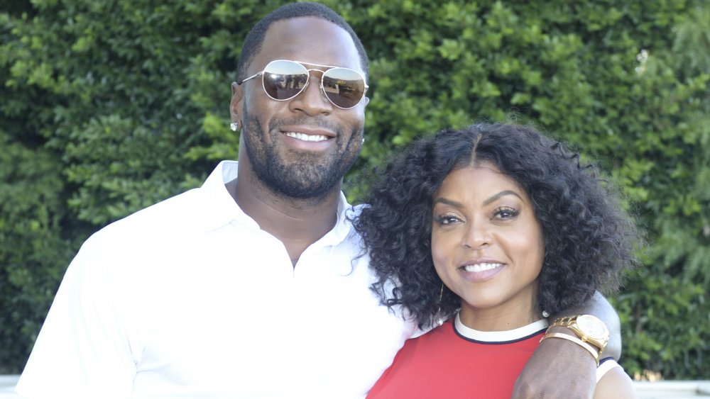 Taraji P. Henson et Kelvin Hayden portant des lunettes de soleil