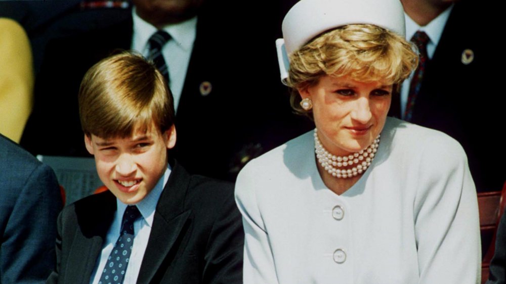 Un jeune prince William avec sa mère la princesse Diana