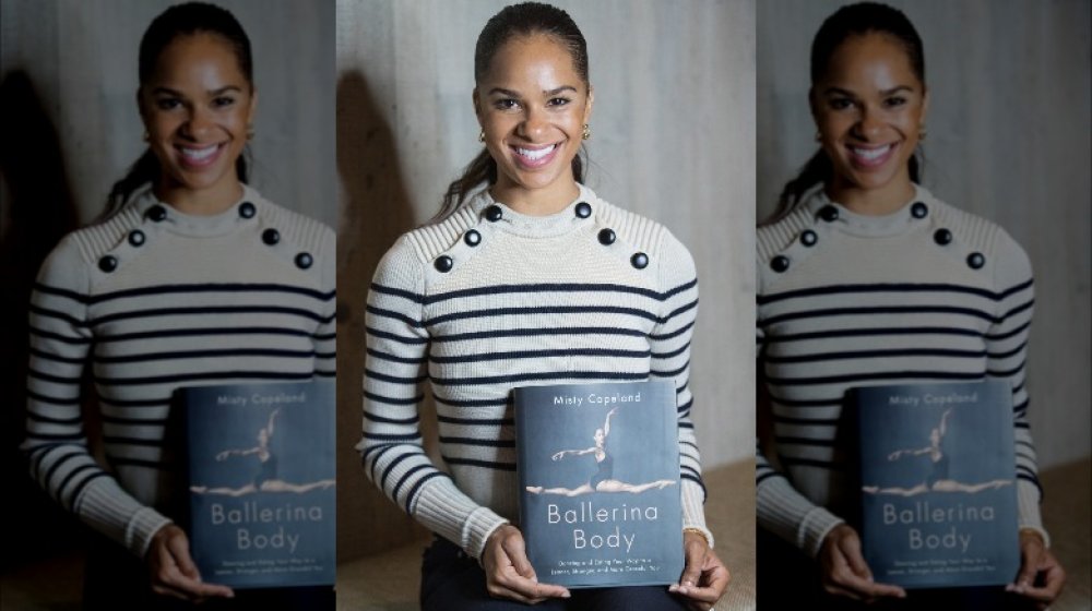 Misty Copeland fait la promotion d'un de ses livres