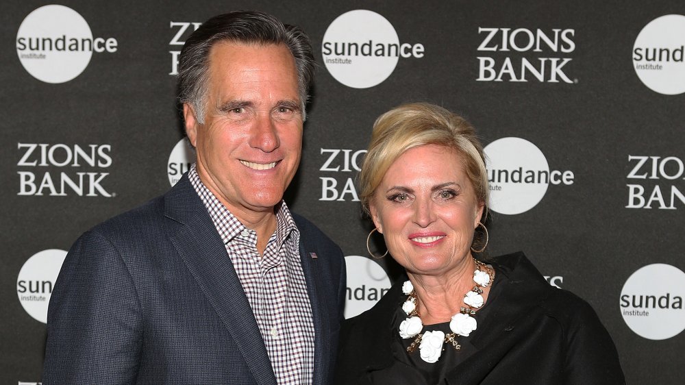 Mitt Romney et Ann Romney souriant lors d'un événement du Sundance Institute