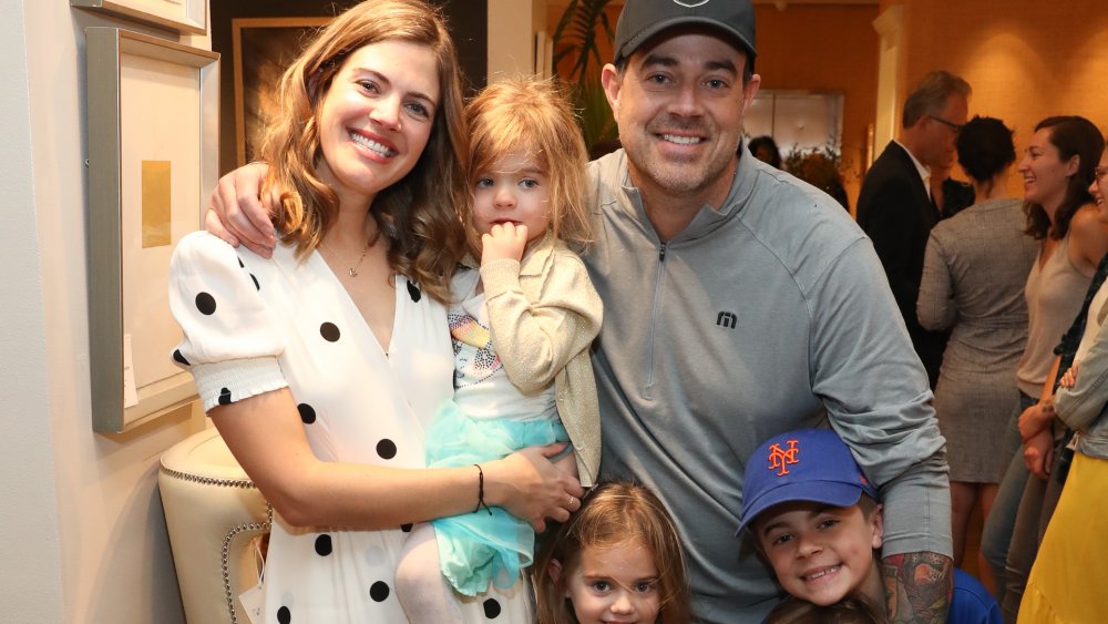 Siri Pinter et Carson Daly avec leur famille, tous souriants