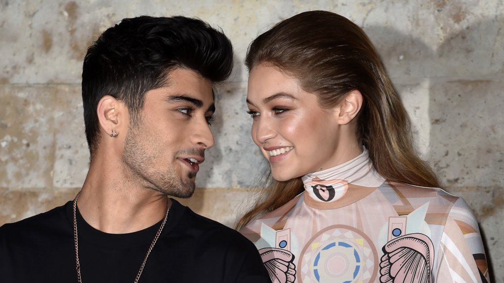 Zayn Malik et Gigi Hadid se sourient 