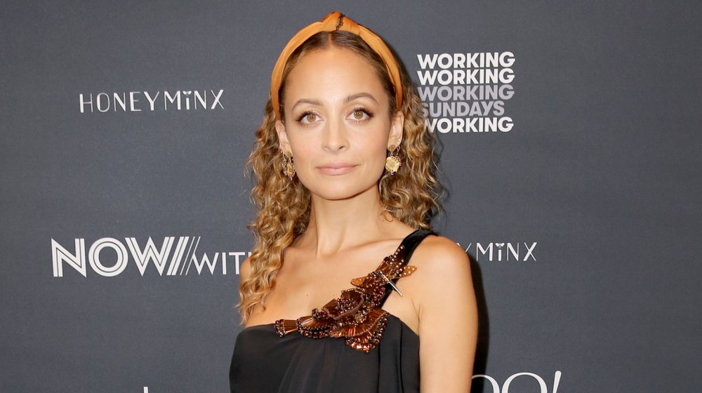 Nicole Richie posant lors d'un événement