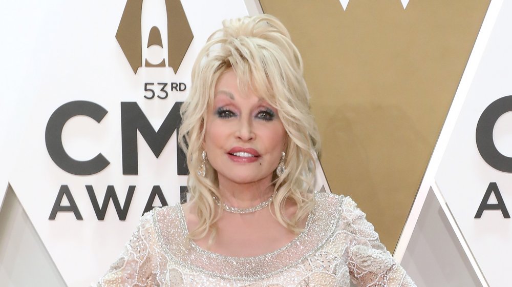 La vérité sur la chirurgie plastique de Dolly Parton