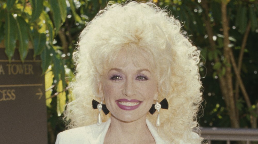 Le jeu télévisé emblématique Dolly Parton presque hébergé