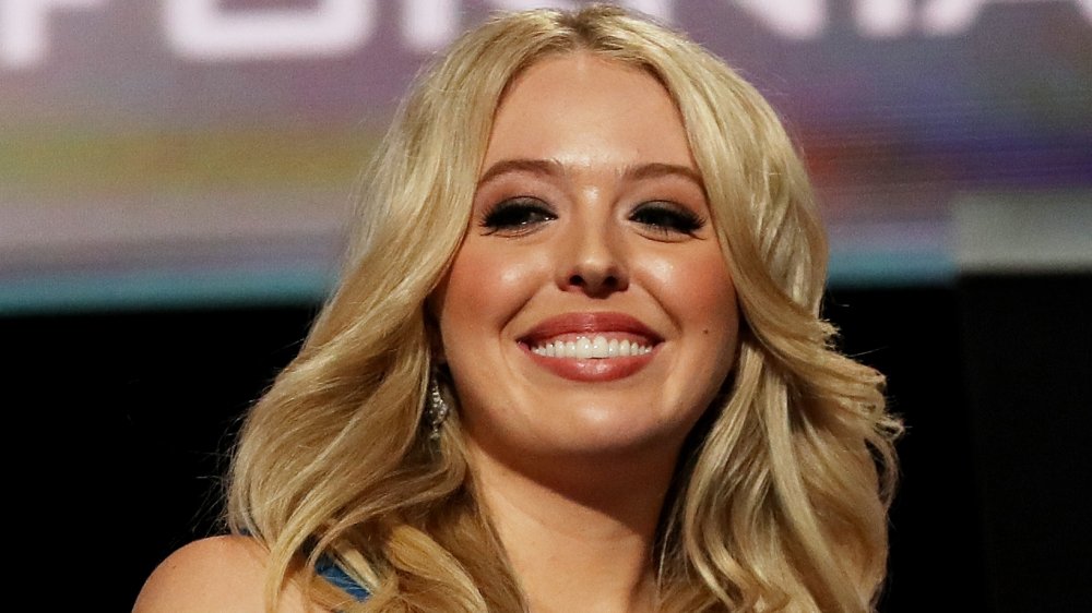 Fille de Donald Trump, Tiffany Trump, monte sur scène pour prononcer un discours au deuxième jour de la convention nationale républicaine le 19 juillet 2016