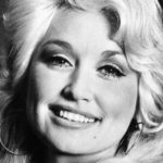 La transformation de Dolly Parton du 19 au 74