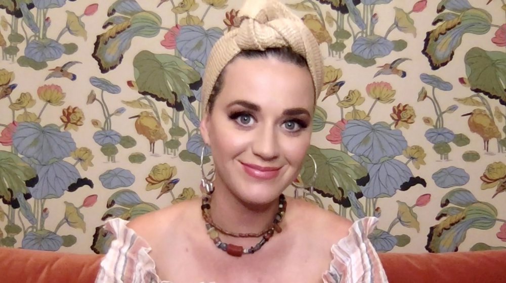 Le vrai sens derrière les paroles de Katy Perry ‘Never Really Over’