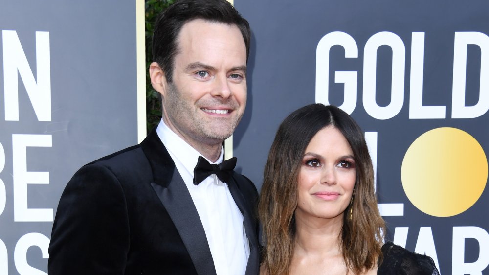 Bill Hader et Rachel Bilson souriant aux Golden Globes