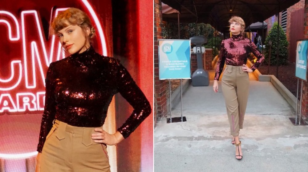 Taylor Swift en haut à paillettes rouges et pantalon de couleur kaki