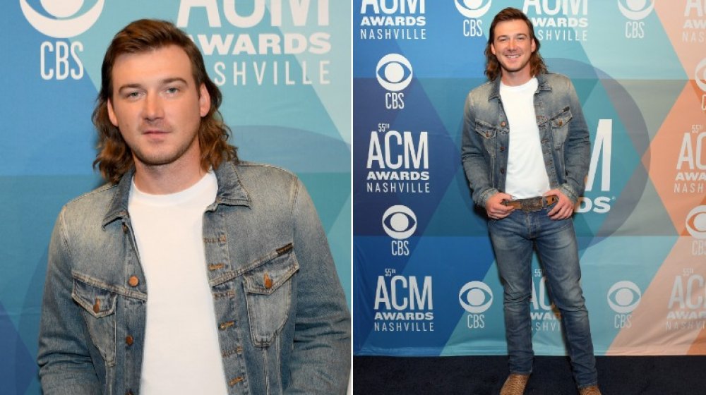 Morgan Wallen dans une veste en denim et un jean