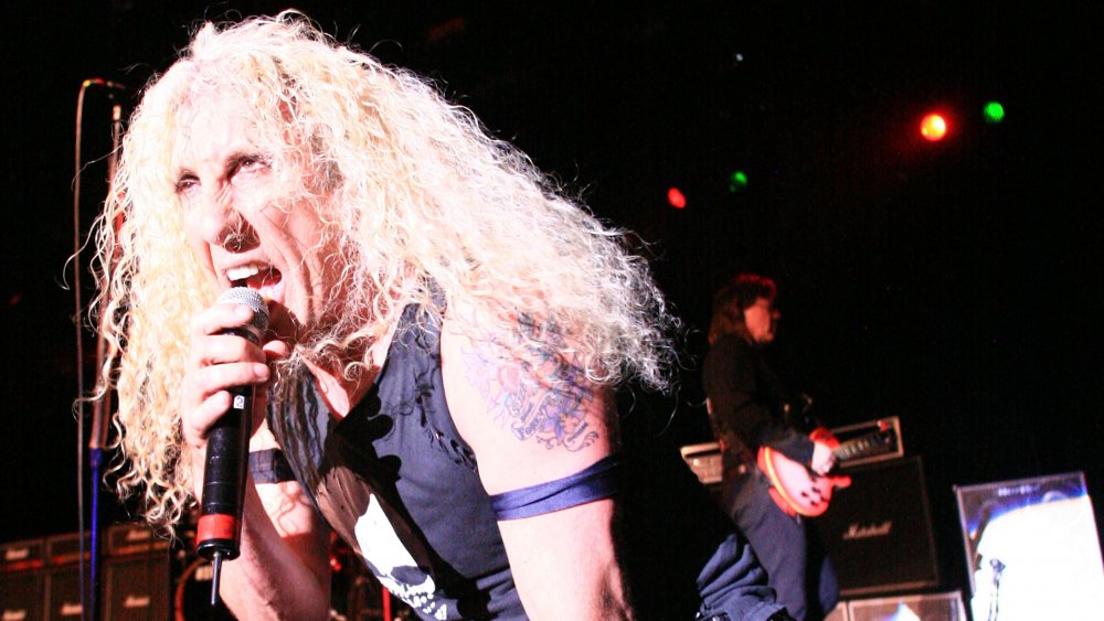 Dee Snider se produit au pinkburst Project pour la Fondation ocular immunology and Uveitis en 2011