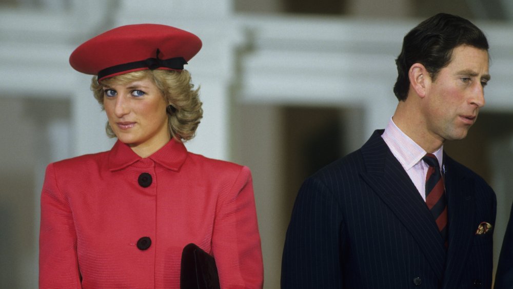 La princesse Diana et le prince Charles lors d’une cérémonie tenue en leur honneur en 1987