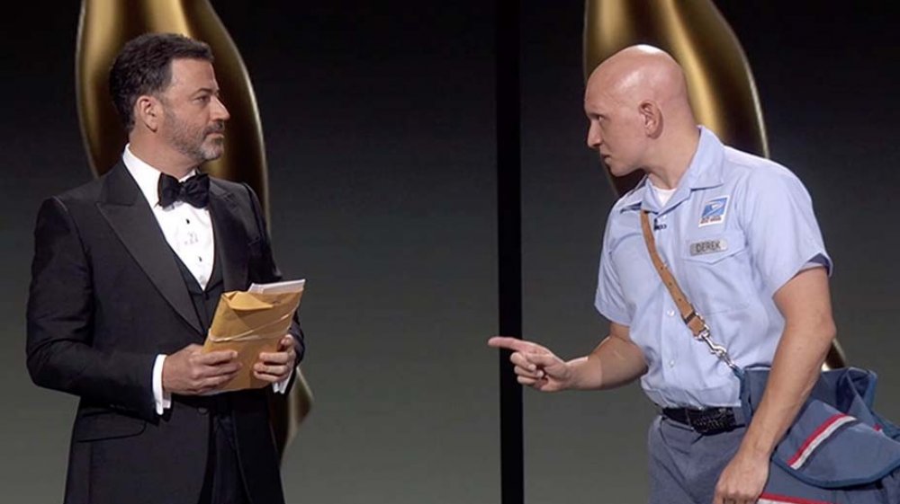 Jimmy Kimmel et Anthony Carrigan dans un sketch lors des Emmy Awards 2020 