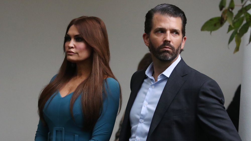 Donald Trump Jr. et Kimberly Guilfoyle lors d’une conférence à la Maison Blanche