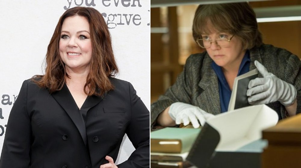 Image partagée de Melissa McCarthy lors d’une première en 2018, et comme Lee Israel dans Can You Ever Forgive Me?