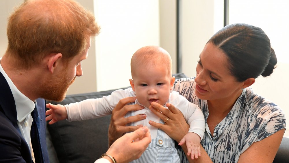 Archie, le fils de Harry et Meghan, aura-t-il un accent américain? Un expert pèse