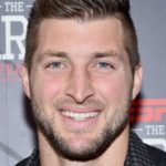 Comment Tim Tebow a détruit sa carrière