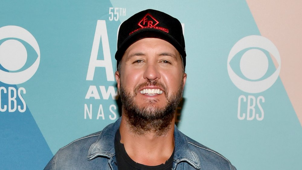 Les tatouages de Luke Bryan expliqués