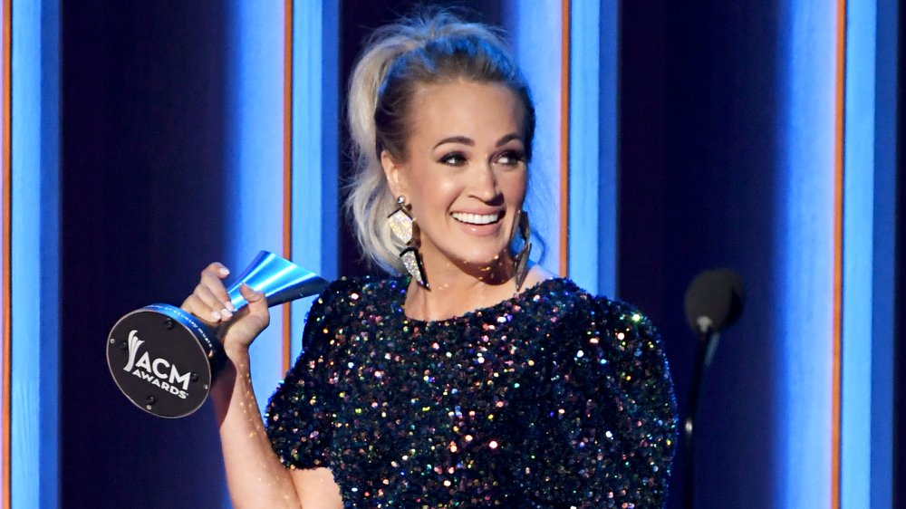 Qui Carrie Underwood a laissé de côté son discours d’acceptation ACM