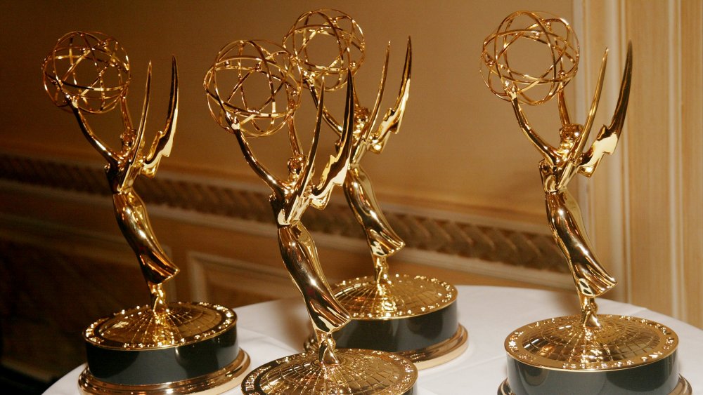 Qu’y a-t-il vraiment dans les sacs-cadeaux Emmy 2020 ?