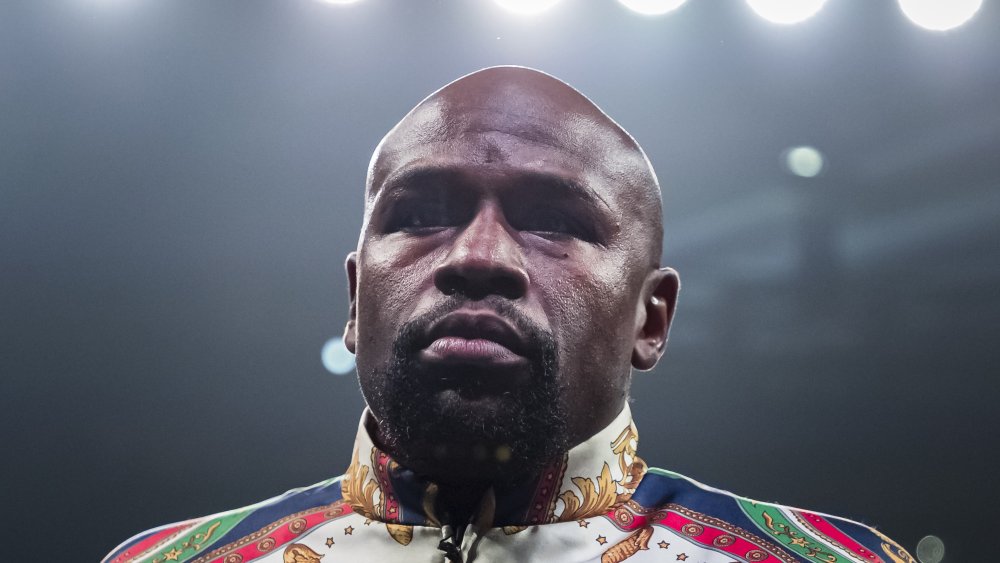 Floyd Mayweather au combat de championnat des super poids plume WBA en 2019