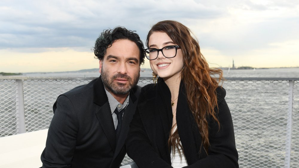 Johnny Galecki et Alaina Meyer lors de la cérémonie d'ouverture du Musée de la Statue de la Liberté en 2019