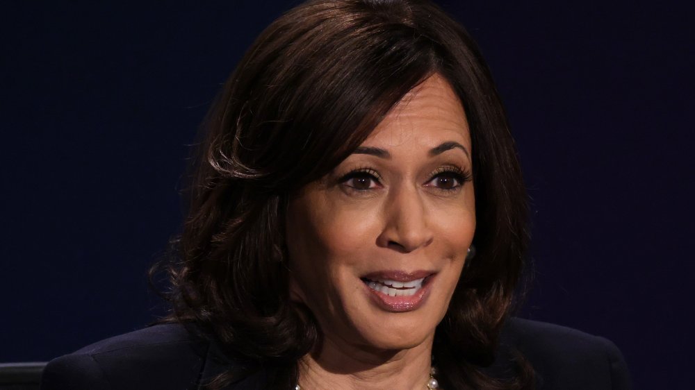 Kamala Harris rompt son silence sur la mouche de Mike Pence lors du débat