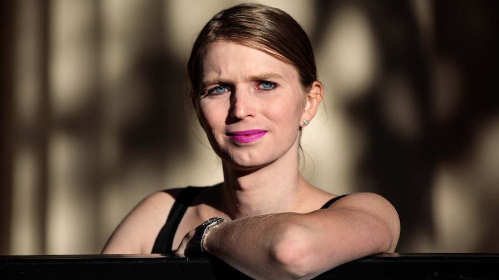 Chelsea Manning avec un éclat d'acier 