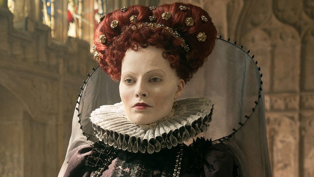 Margot Robbie comme Elizabeth I dans Mary Queen of Scots