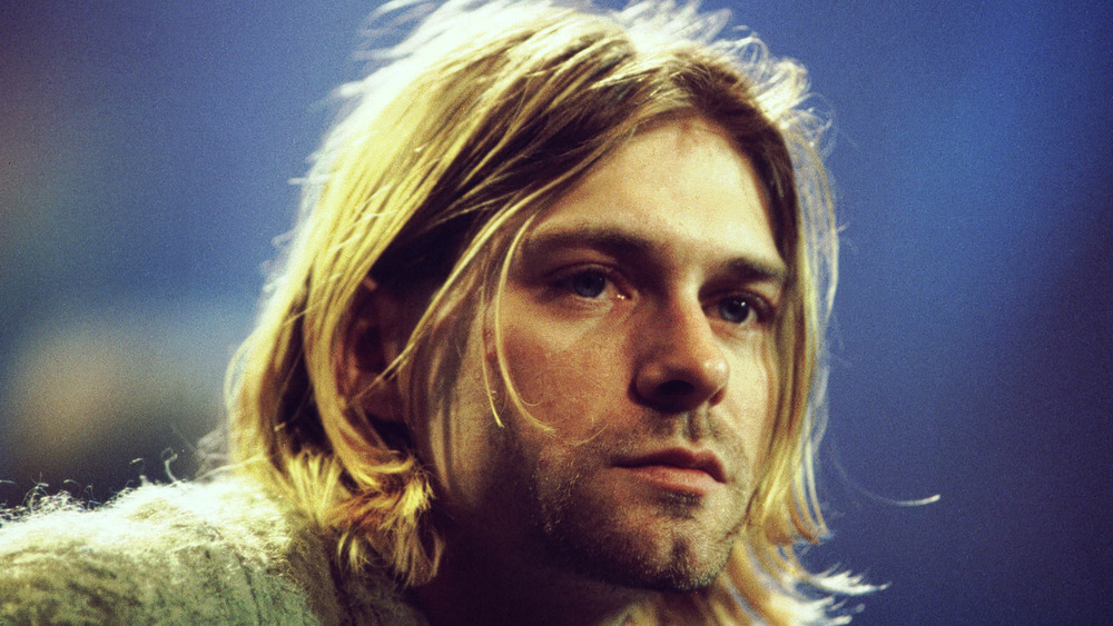 Kurt Cobain effectuant