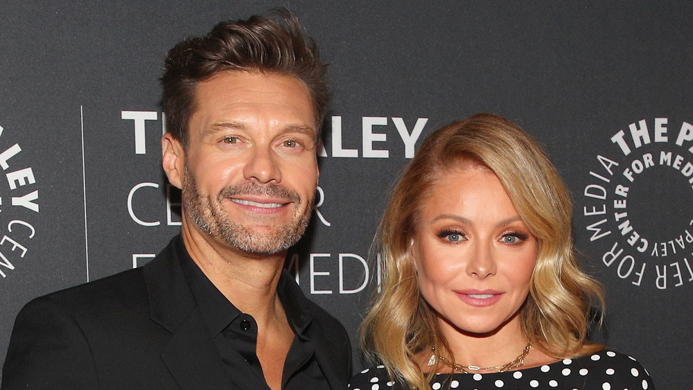 Kelly Ripa et Ryan Seacrest sur le tapis rouge