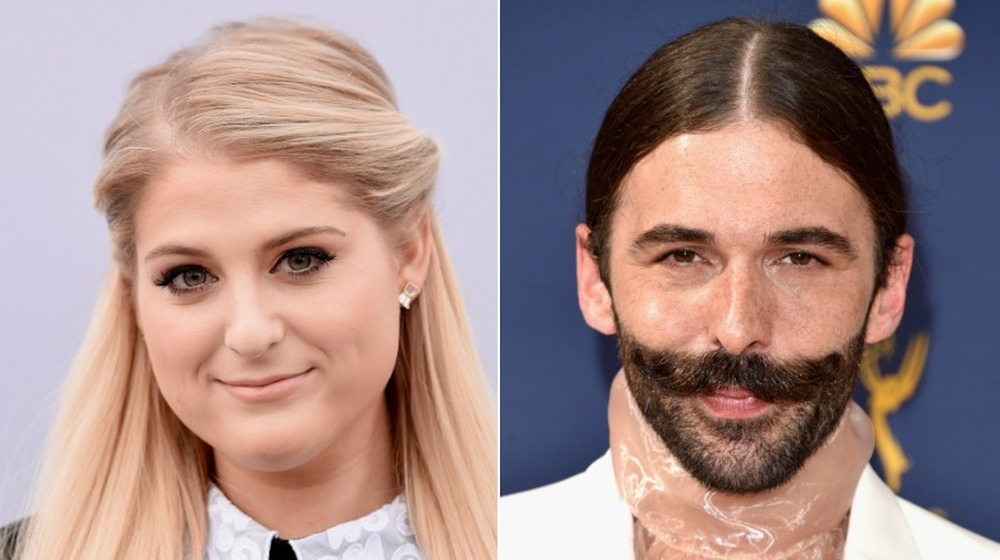 Meghan Trainor et Jonathan Van Ness souriant 