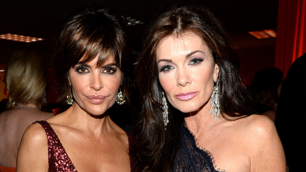 Lisa Rinna (à gauche), Lisa Vanderpump (à droite)