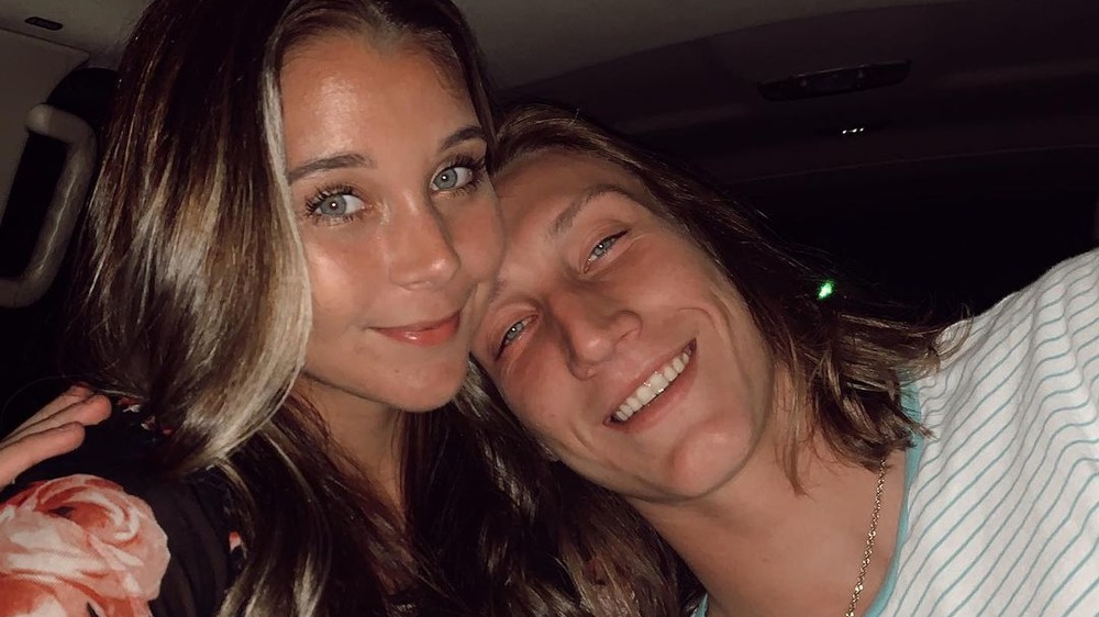 Marissa Mowry et Trevor Lawrence posant pour un selfie sur Instagram 