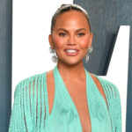 La vérité sur la bataille de Chrissy Teigen avec la sobriété