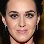 La vraie raison pour laquelle Katy Perry avait l’habitude de dire aux gens qu’elle était Zooey Deschanel