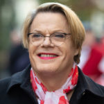 L’humoriste Eddie Izzard parle de son identité de genre