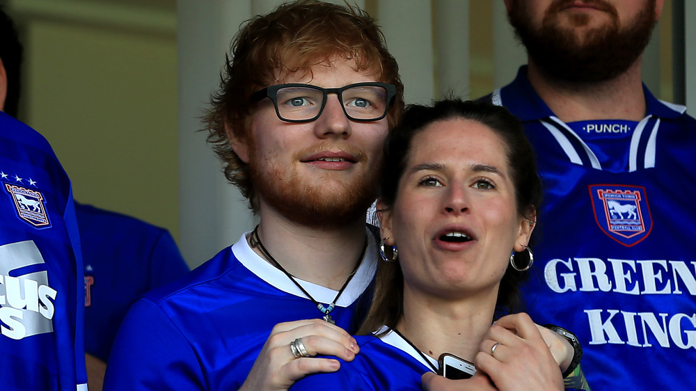 Ed Sheeran tient sa femme Cherry Seaborn