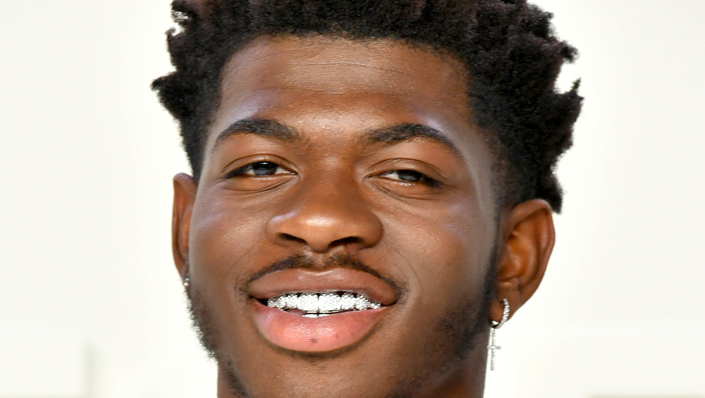 Lil Nas X souriant