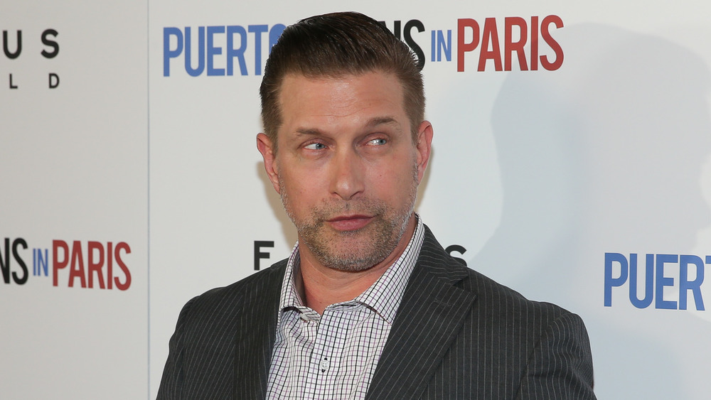 Stephen Baldwin à la recherche sur le côté