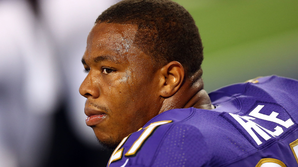 Ray Rice transpire sur la touche