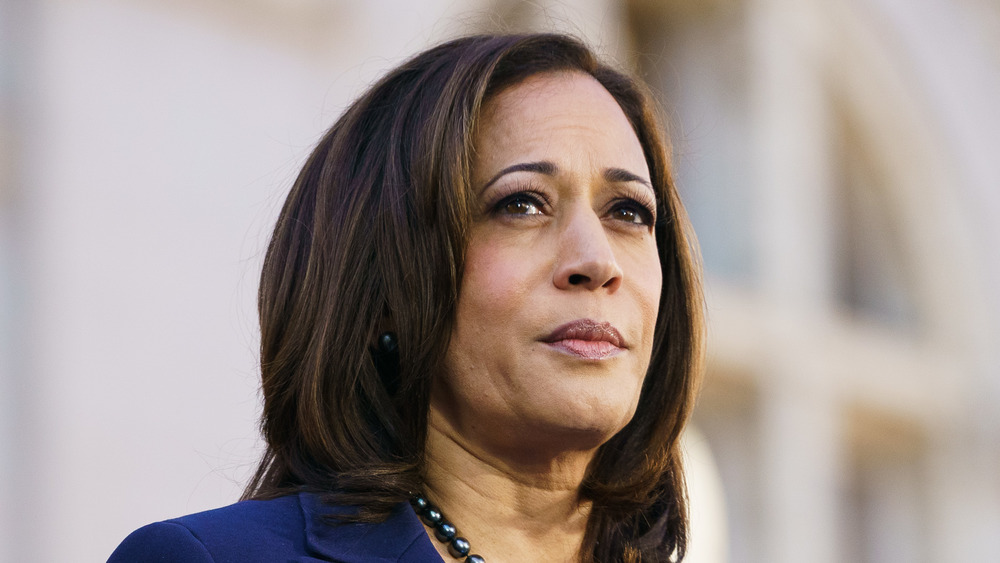 Kamala Harris a l'air songeur