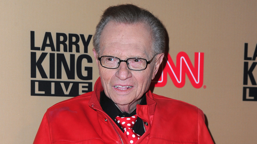 Larry King célèbre la fin de son émission sur CNN