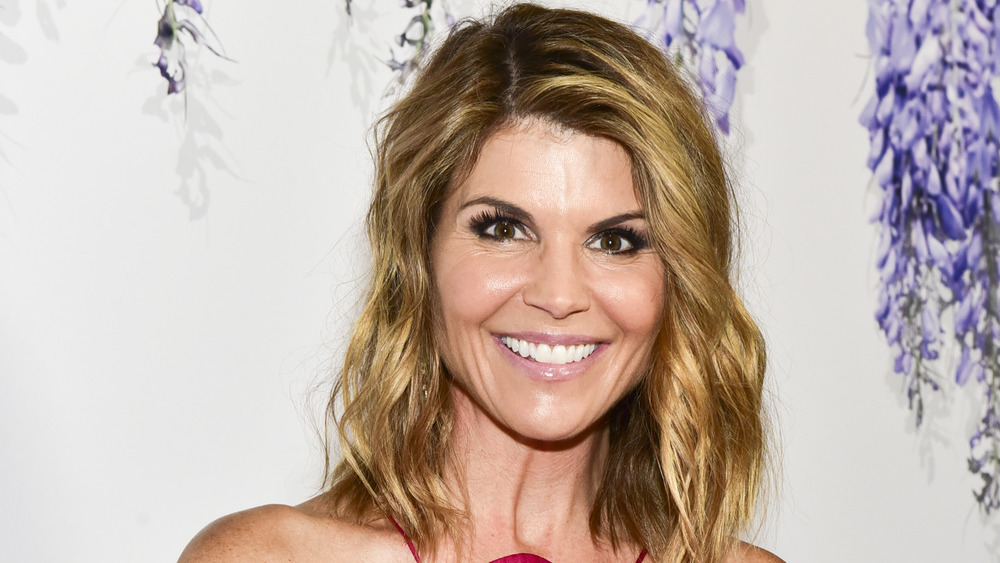 Comment Lori Loughlin se sent de retour à la comédie après la prison