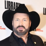 La tenue que Garth Brooks portait lors de l’inauguration soulève les sourcils