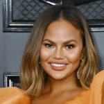 Le nouveau look de Chrissy Teigen fait tourner les têtes