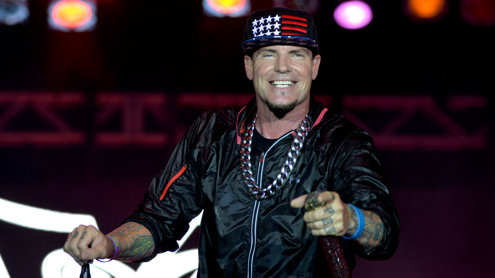 Vanilla Ice et les Beach Boys ont joué à la soirée NYE de Donald Trump à Mar-A-Lago.  Voici pourquoi